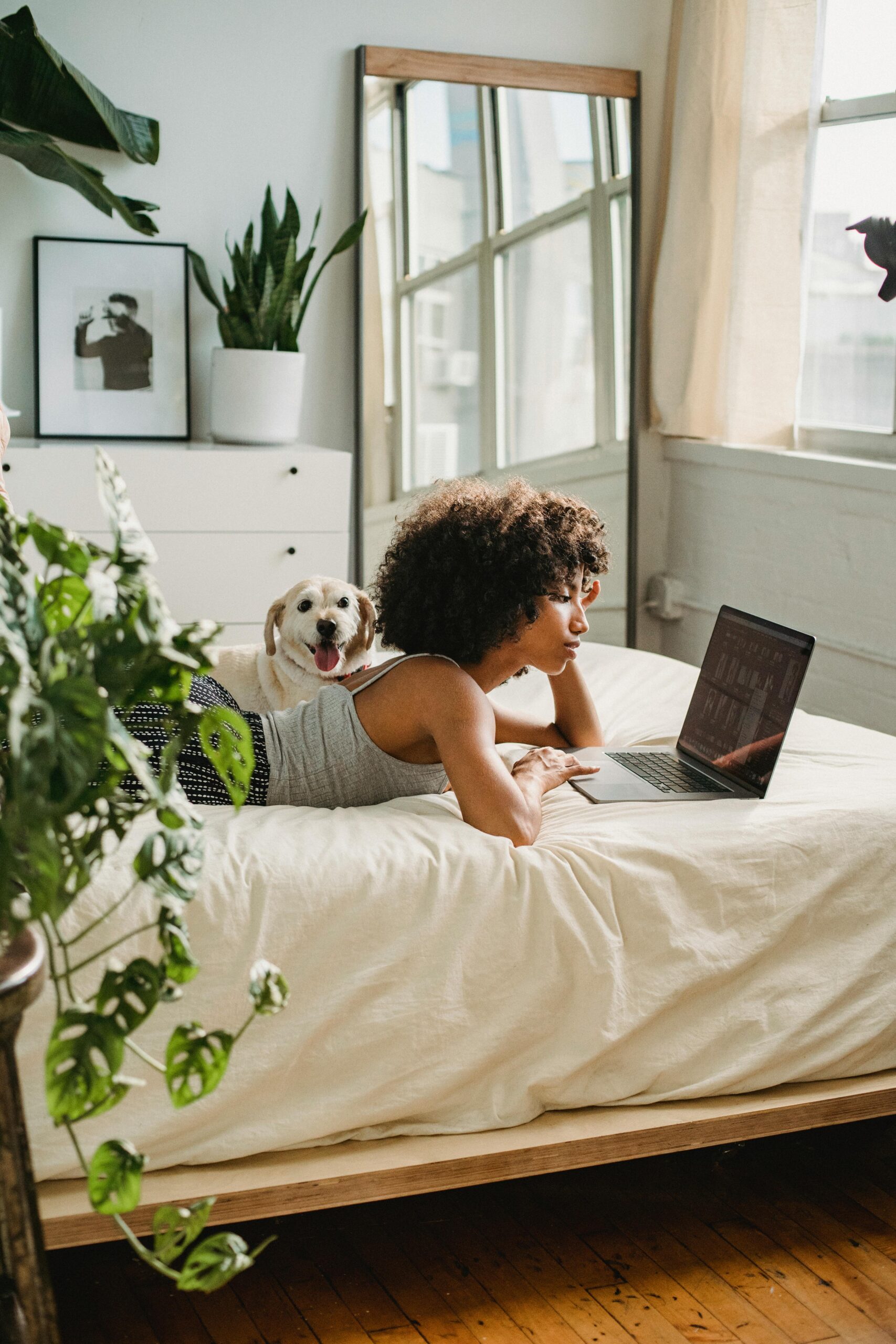 Extraordinary Creator lying in bed and creating threads content